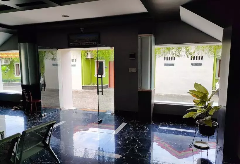 Hotel Lonari