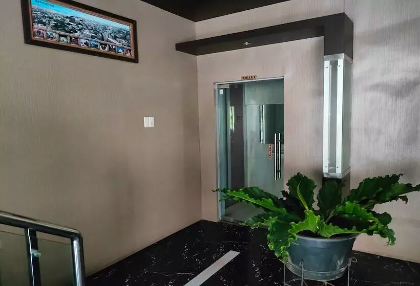 Hotel Lonari