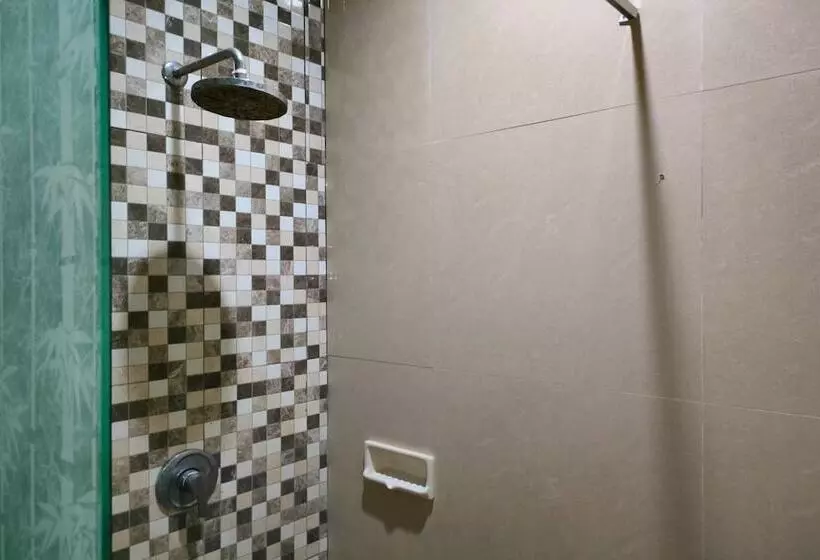 Hotel Lonari