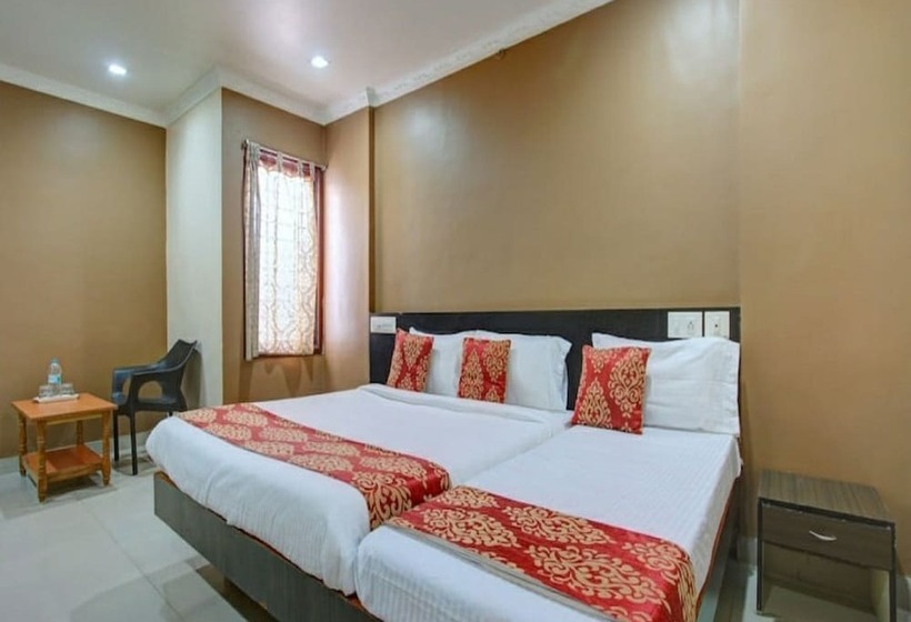 בית מלון כפרי Nadaradjane Residency