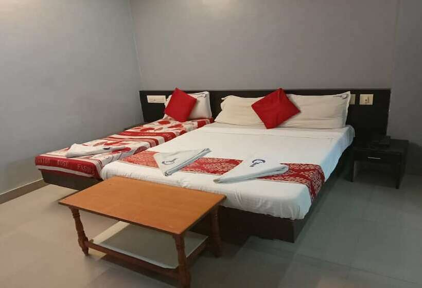 בית מלון כפרי Nadaradjane Residency