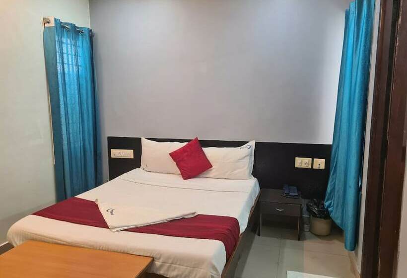 בית מלון כפרי Nadaradjane Residency