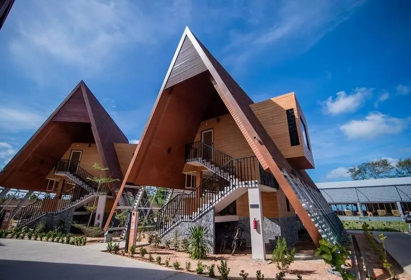 Hotelli One Of A Kind Resort At Trikora Beach