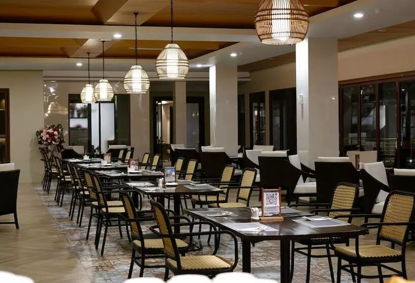 Hotelli One Of A Kind Resort At Trikora Beach