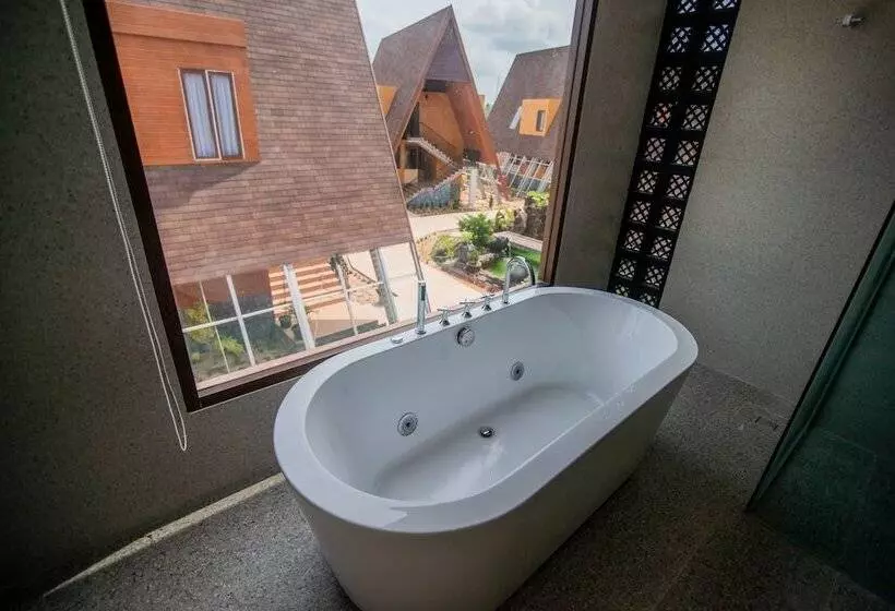 Hotelli One Of A Kind Resort At Trikora Beach