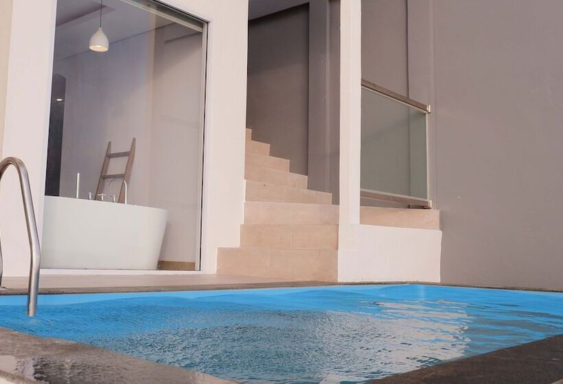 בית מלון כפרי One Of A Kind Resort At Trikora Beach