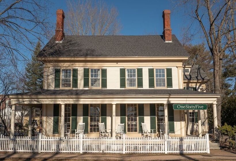 בית מלון כפרי Onesixtyfive