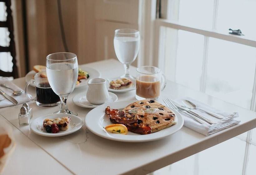 בית מלון כפרי Onesixtyfive