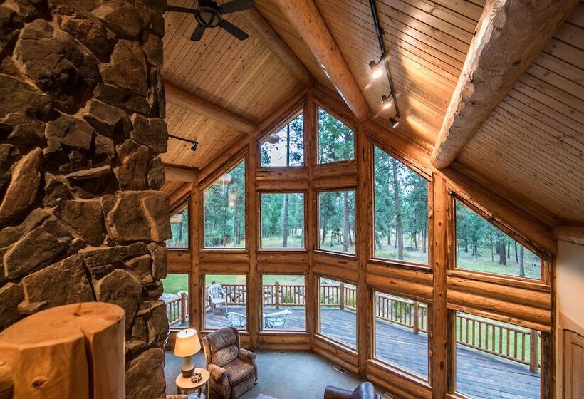 فندق Pineview Lodge