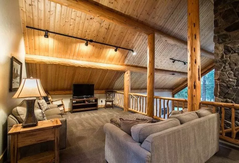 Hotelli Pineview Lodge