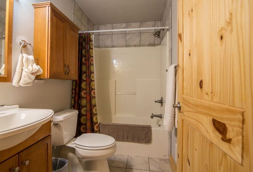 فندق Pineview Lodge