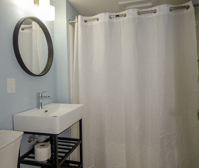 فندق على الطريق Applehouse