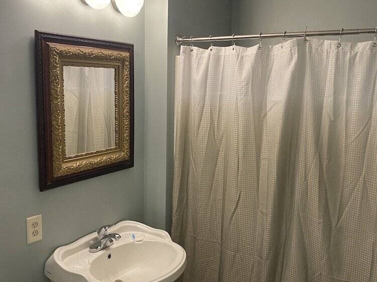 فندق على الطريق Applehouse