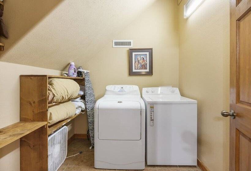 The Lodge On The Creek Branson West Cabin W/ Beautiful Views