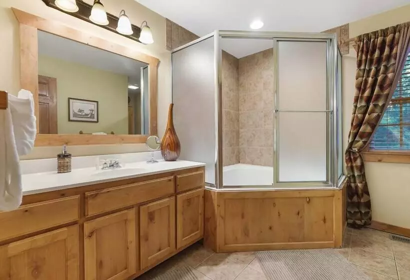 The Lodge On The Creek Branson West Cabin W/ Beautiful Views