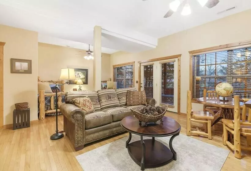 The Lodge On The Creek Branson West Cabin W/ Beautiful Views