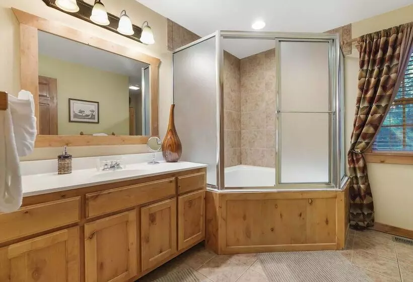 The Lodge On The Creek Branson West Cabin W/ Beautiful Views