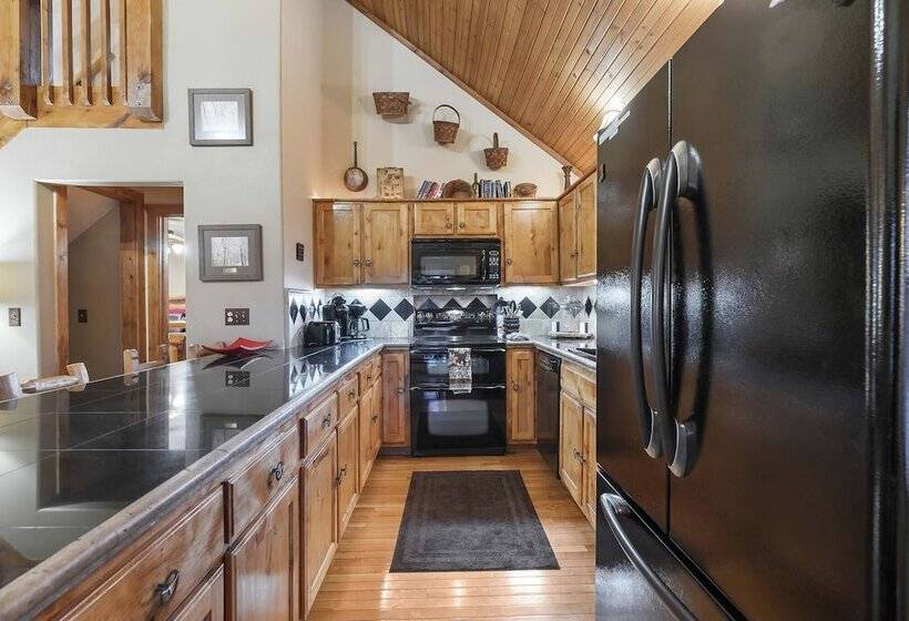 The Lodge On The Creek Branson West Cabin W/ Beautiful Views