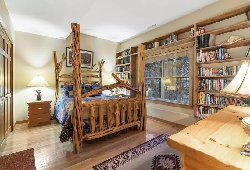 The Lodge On The Creek Branson West Cabin W/ Beautiful Views