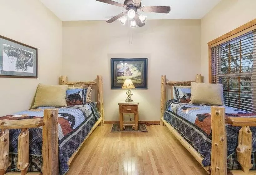 The Lodge On The Creek Branson West Cabin W/ Beautiful Views