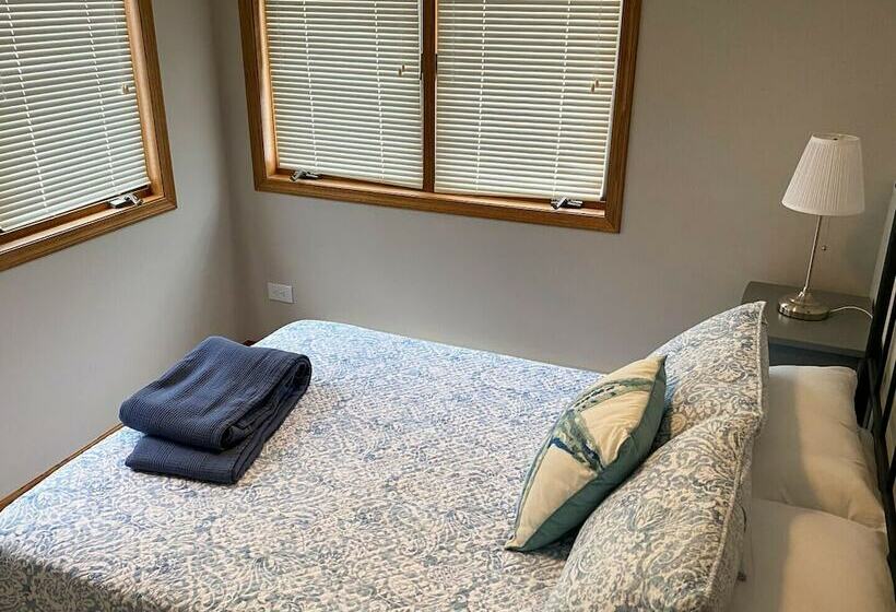 Waters Edge Green Lake