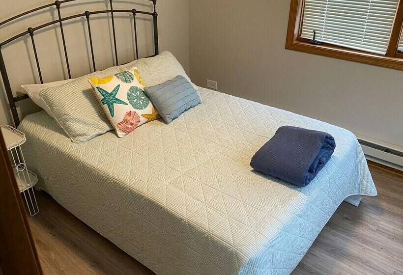 Waters Edge Green Lake