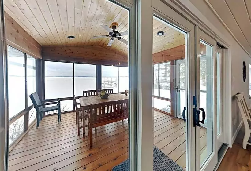 Waters Edge Green Lake