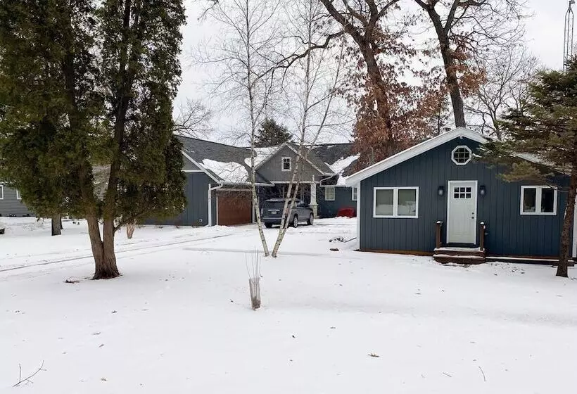 Waters Edge Green Lake