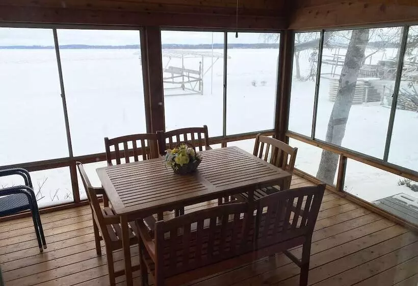 Waters Edge Green Lake