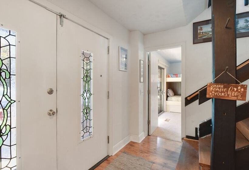 Woodside Hideout Hop Away From Activities