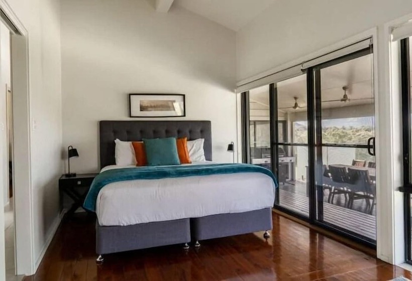 צימר Wine Country Villas