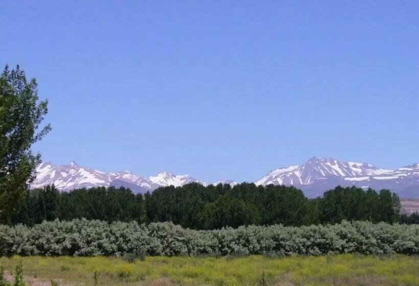 هتل Cabañas Monte Coiron