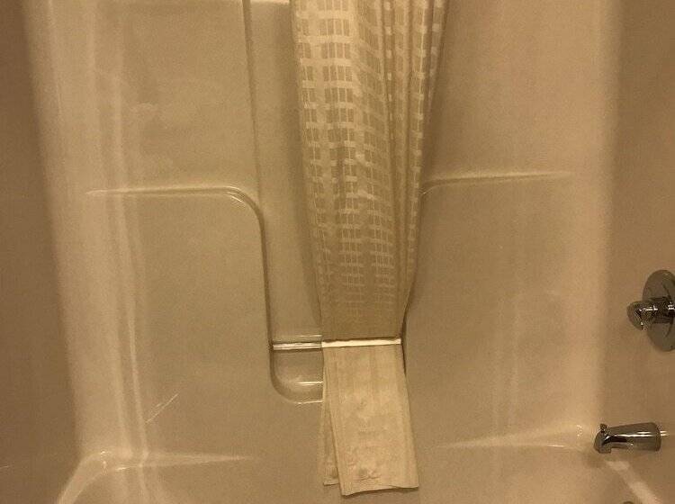 Cobblestone Hotel & Suites   Charlestown