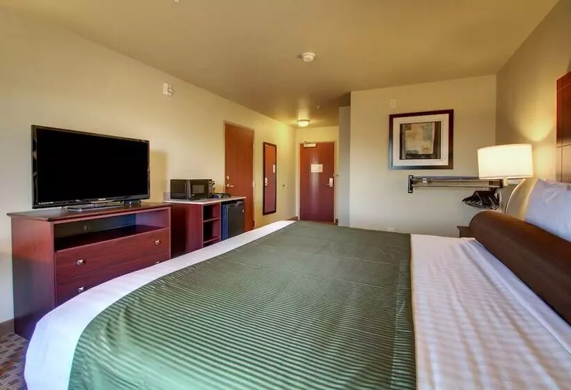 Cobblestone Hotel & Suites Charlestown