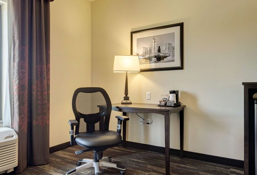 호텔 Hampton Inn Poplar Bluff