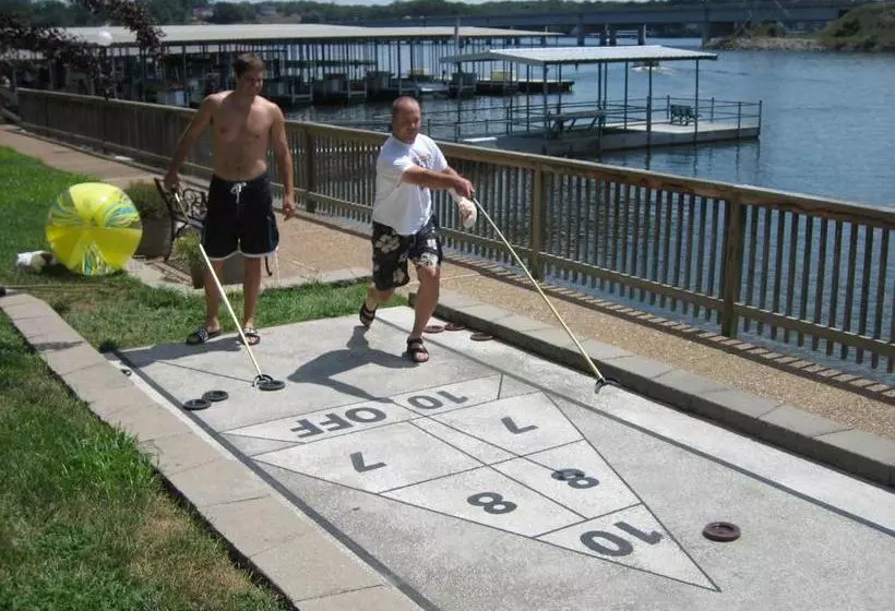 Отель Lakewood Resort