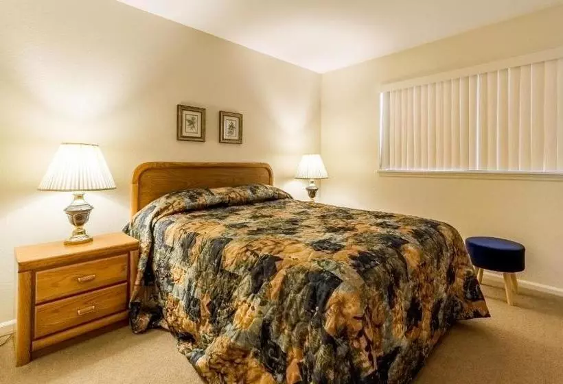 Отель Lakewood Resort