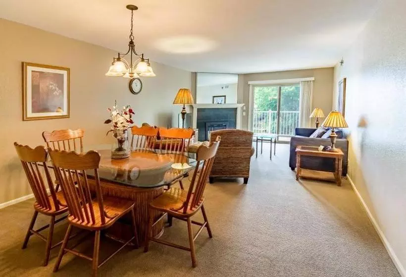 Отель Lakewood Resort