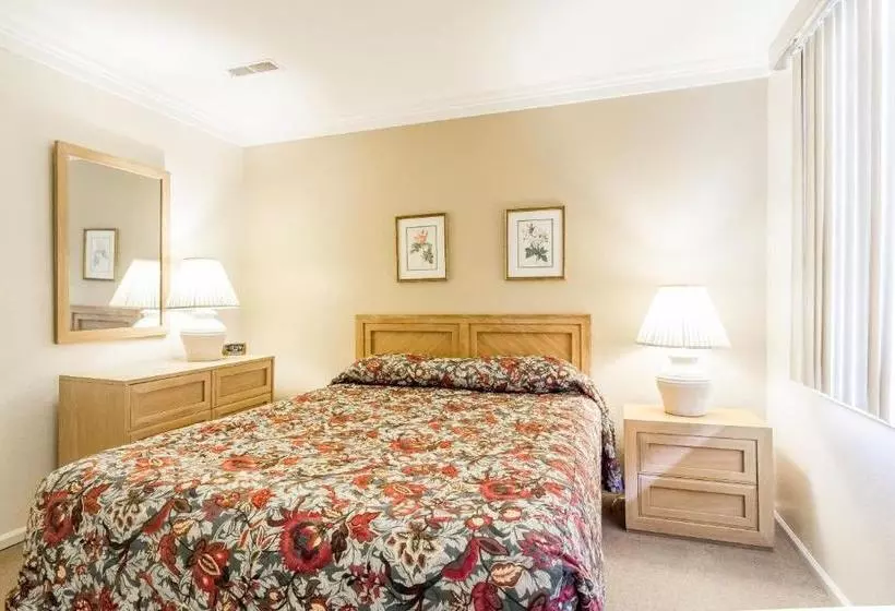 Отель Lakewood Resort