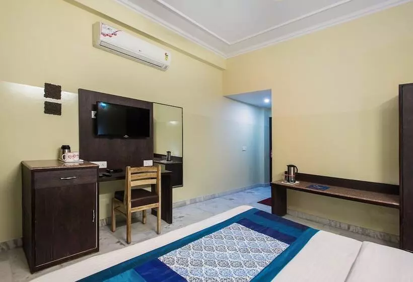 Hotel Oyo Rooms Bani Park Kabir Marg