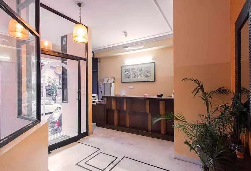 Hotel Oyo Rooms Bani Park Kabir Marg