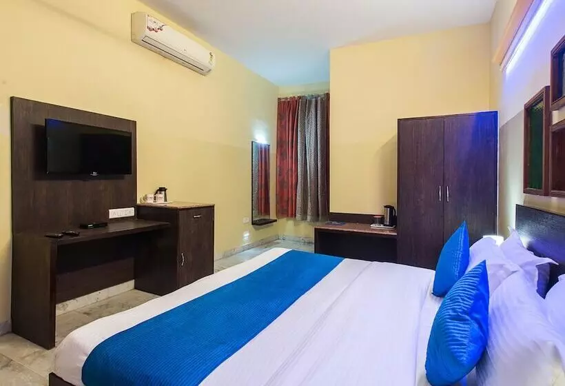 Hotel Oyo Rooms Bani Park Kabir Marg