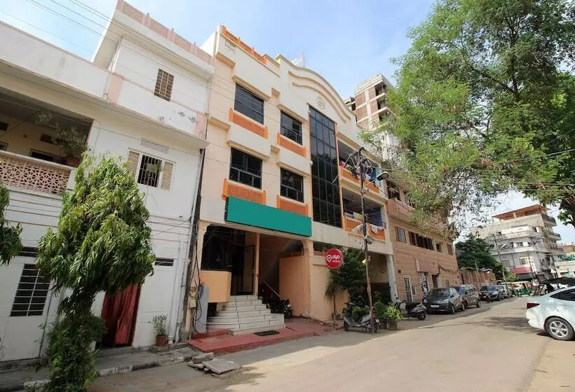 Hotel Oyo Rooms Bani Park Kabir Marg