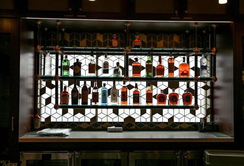 Отель The Inn At The Crossroads