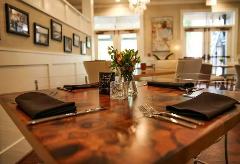 호텔 The Inn At The Crossroads