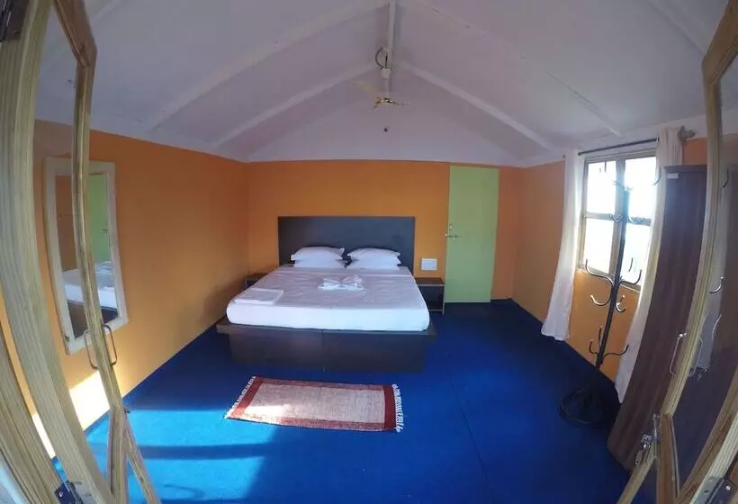 Neptune Point Hill Cottages