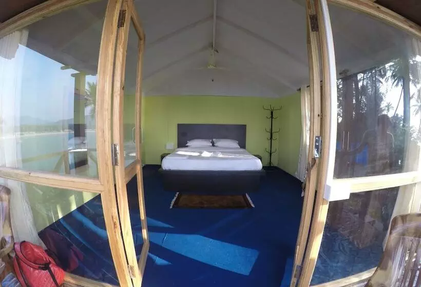 Neptune Point Hill Cottages