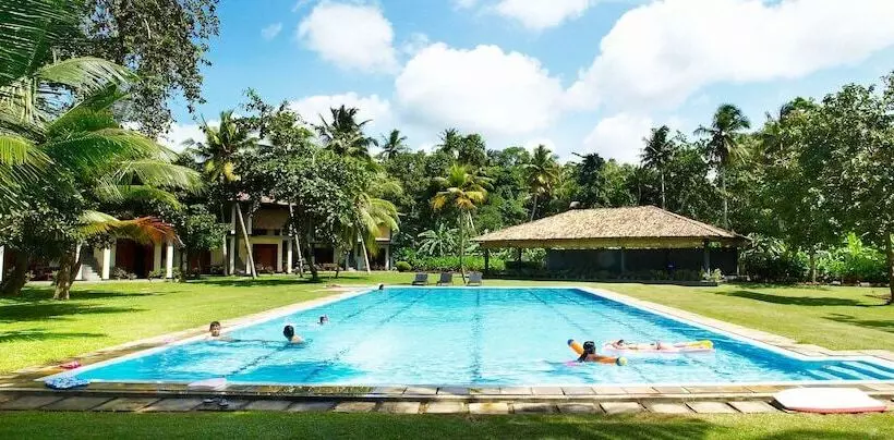 Resort Talalla Retreat