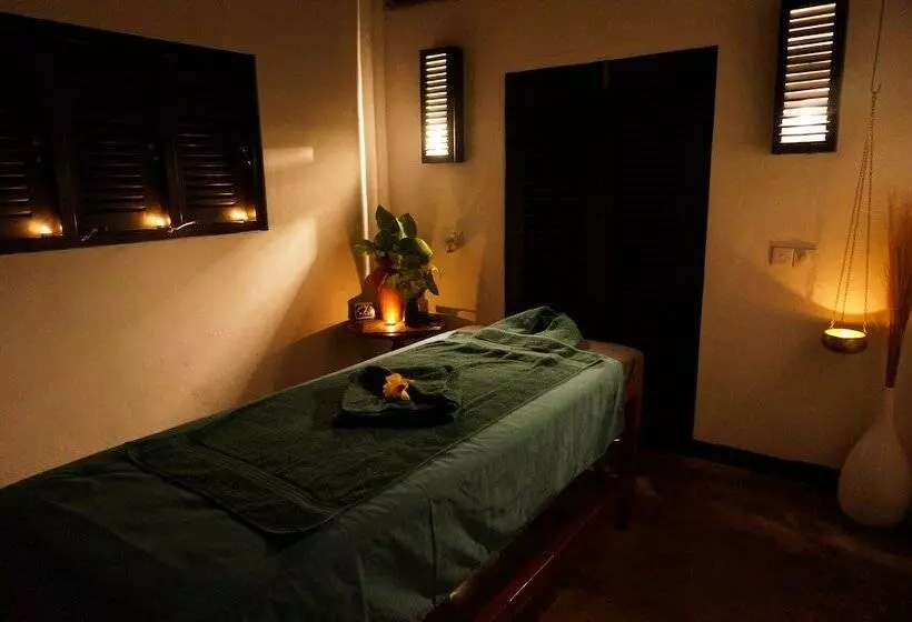 Resort Talalla Retreat