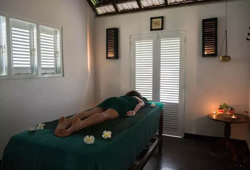 Resort Talalla Retreat